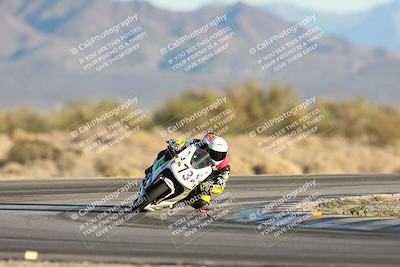 media/Dec-07-2025-CVMA (Sun) [[3e7d2de5dc]]/Race 18-Formula Twins-Formula 40 UL/